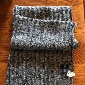💪🔥 GAP men’s scarf